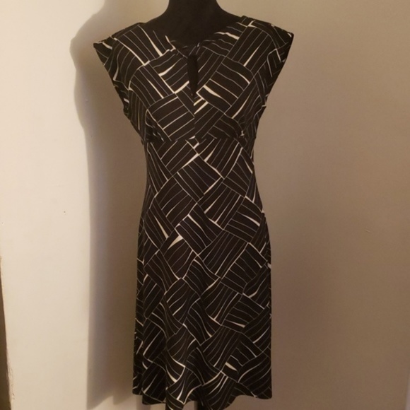 Ann Taylor Dresses & Skirts - Ann Taylor Dress | Size: 6 | Color: Black/White